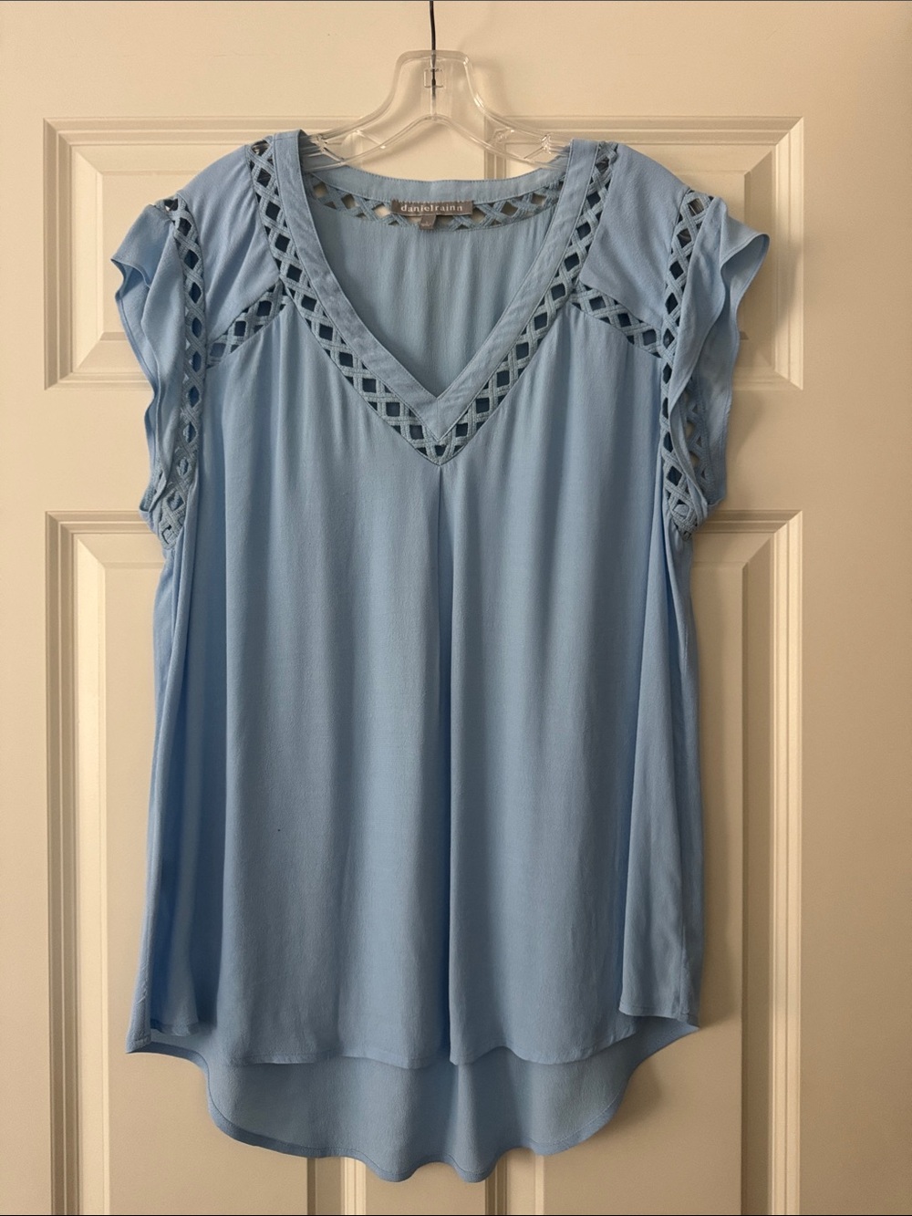 Daniel Rainn Light Blue V-Neck Crochet Trim Women's Top size L